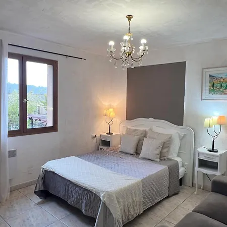 Le Beausejour Bed and Breakfast