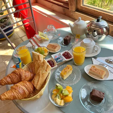 Le Beauséjour Couette-café 3*
