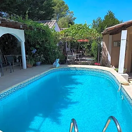 فندق مبيت وإفطار Le Beausejour 3*