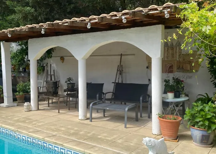 Le Beausejour Bed & Breakfast 3*