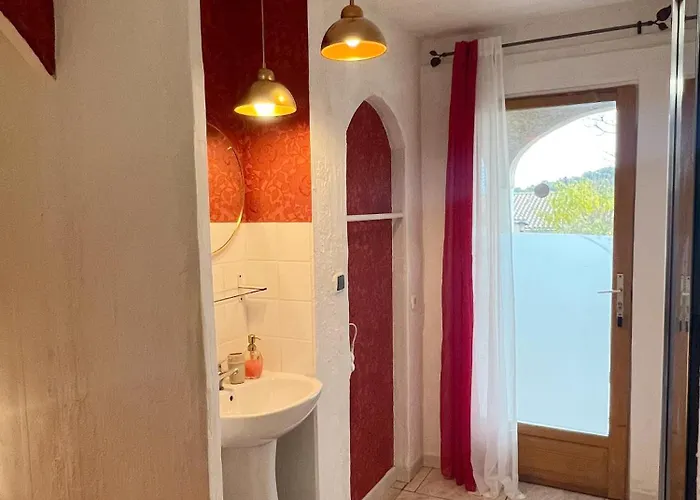 Le Beauséjour Bed & Breakfast 3*